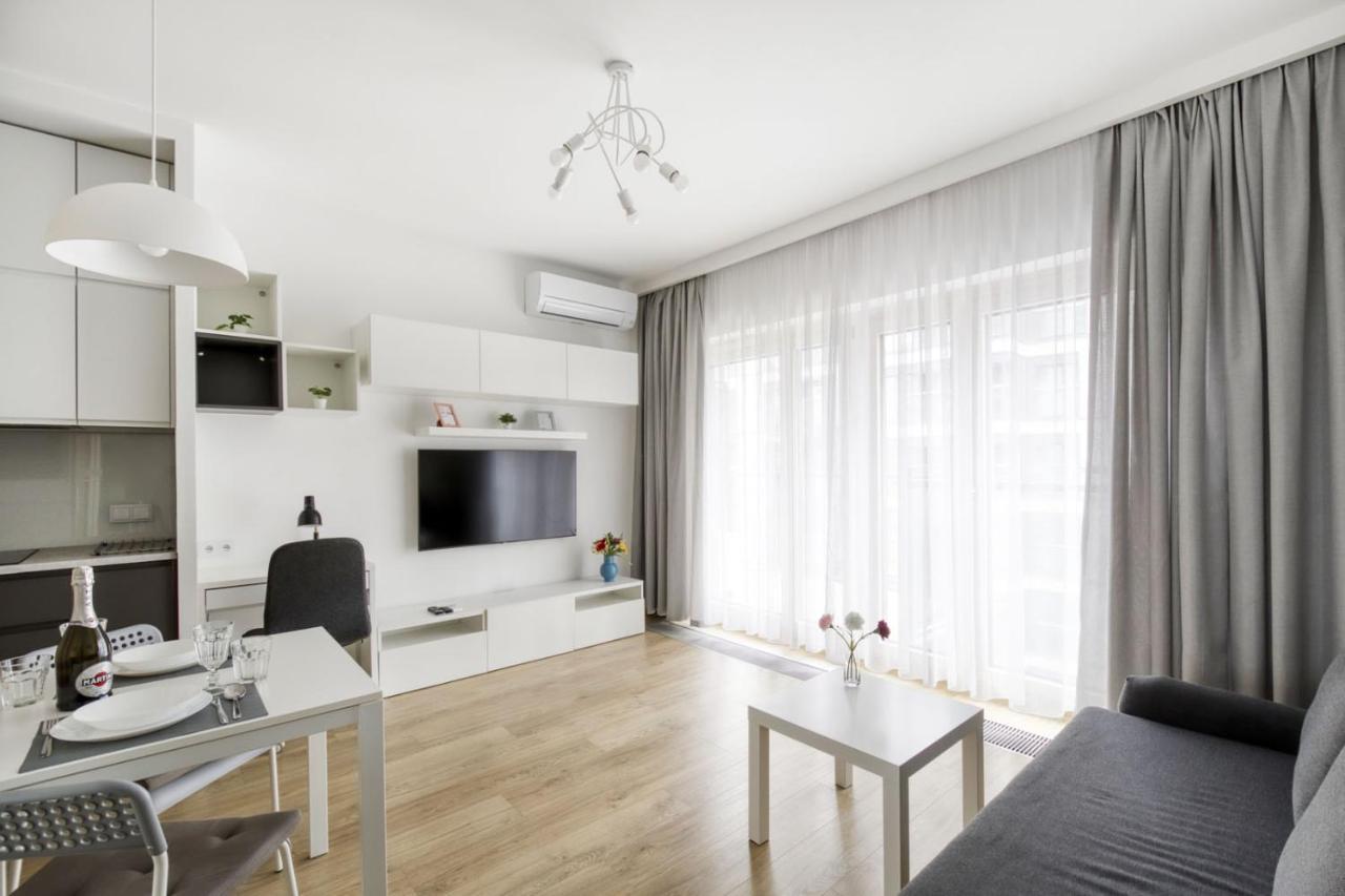 Warsaw Night Apartments Menica Residence Ngoại thất bức ảnh