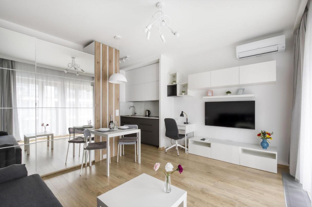 Warsaw Night Apartments Menica Residence Ngoại thất bức ảnh